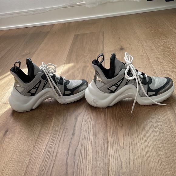 LOUIS VUITTON ARCHLIGHT SNEAKERS - Picture 4 of 8